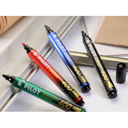 Marker permanent albastru varf tesit 4mm p400 pilot Marker permanent albastru varf tesit 4mm p400 pilot