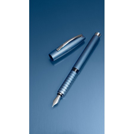 Stilou essentio aluminium albastru ef faber-castell